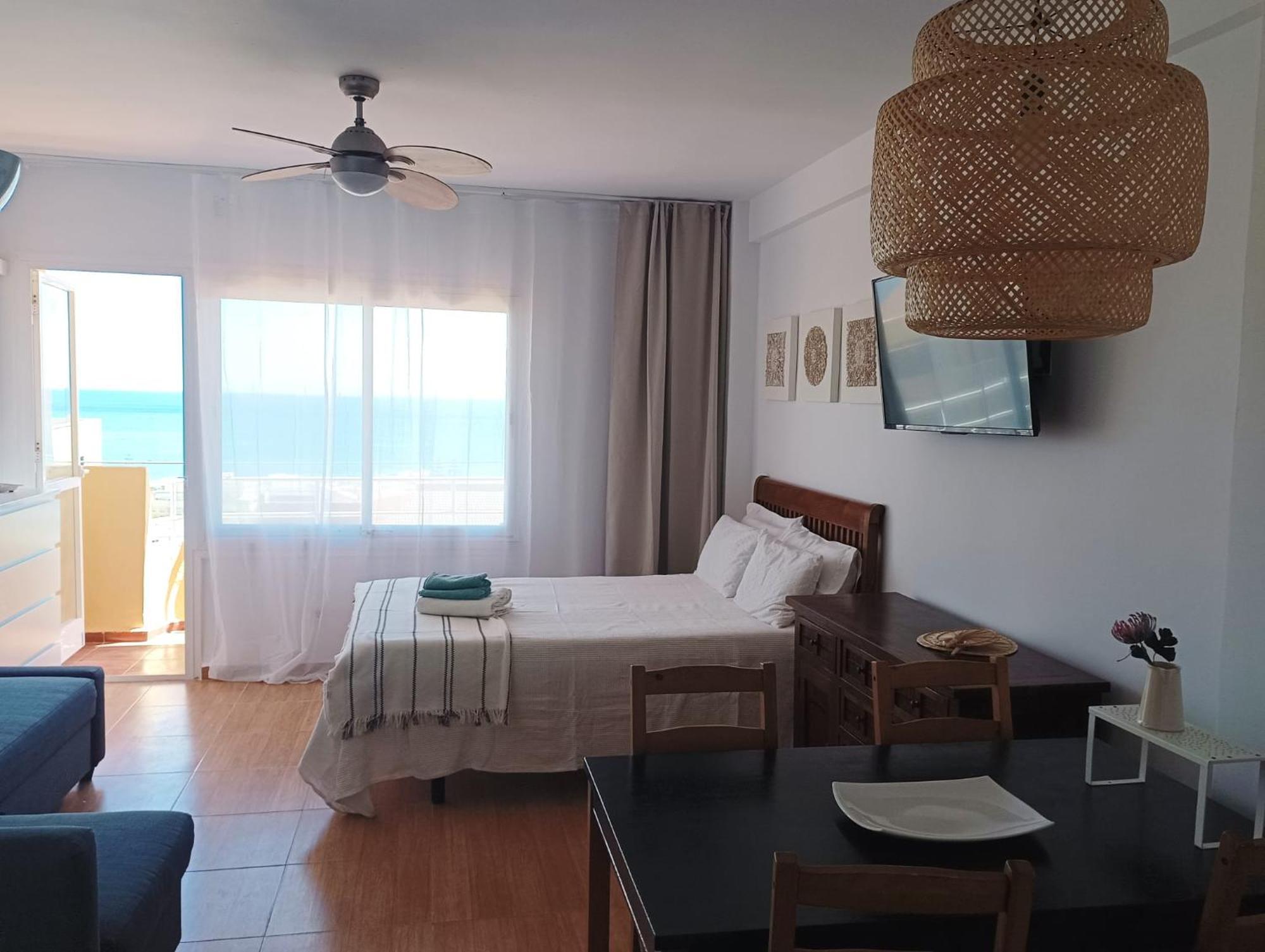 Club Bellavista - Apartamento Con Vistas Al Mar Торремолинос Экстерьер фото