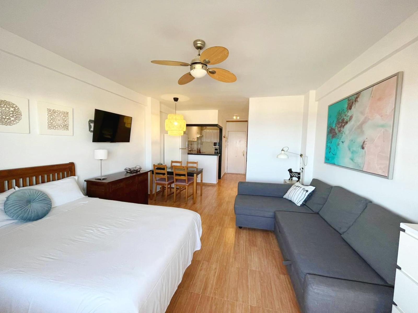 Club Bellavista - Apartamento Con Vistas Al Mar Торремолинос Экстерьер фото